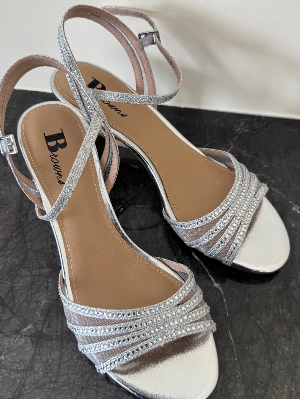 Browns IVORY 7.5 Silver Heels